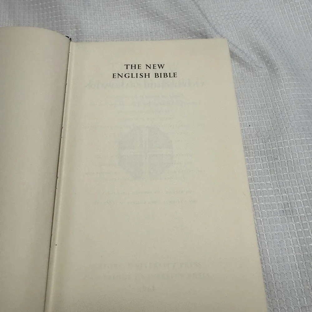 THE NEW‎ ENGLISH BIBLE New Testament by Oxford Cambridge 1961 Blue Hardcover